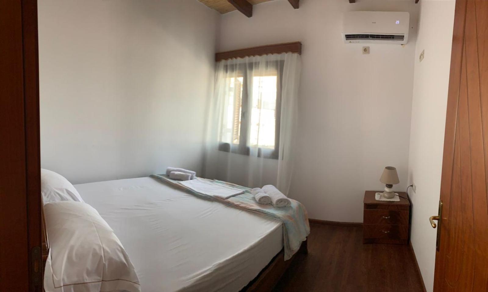 Nomad House-Entire House At Your Disposal,4 Guests Berat Exterior photo