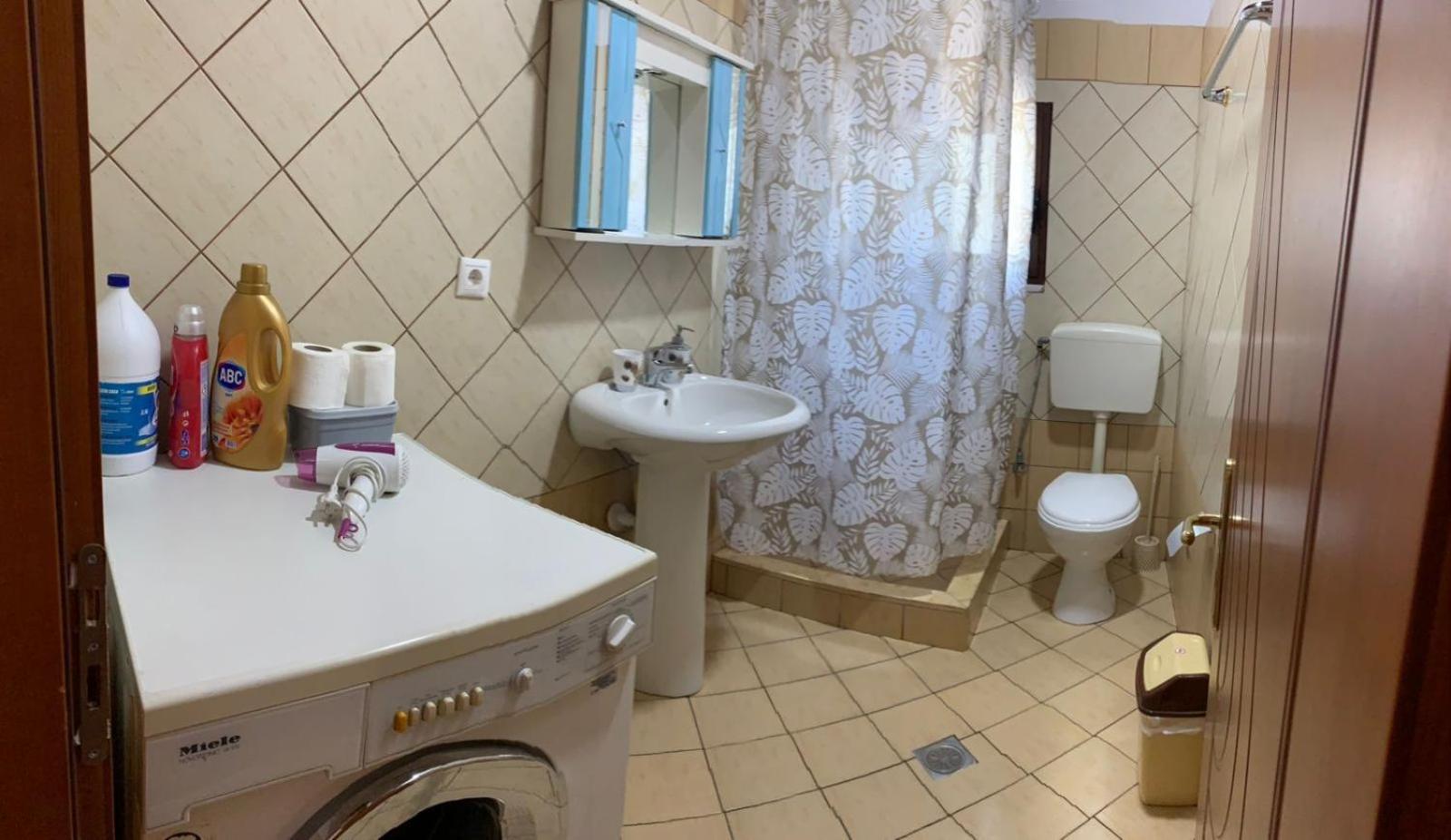 Nomad House-Entire House At Your Disposal,4 Guests Berat Exterior photo