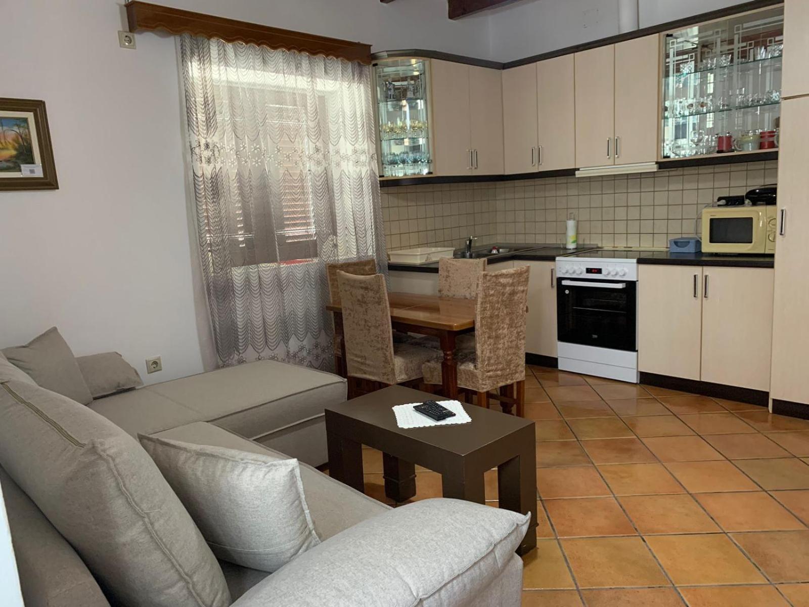 Nomad House-Entire House At Your Disposal,4 Guests Berat Exterior photo